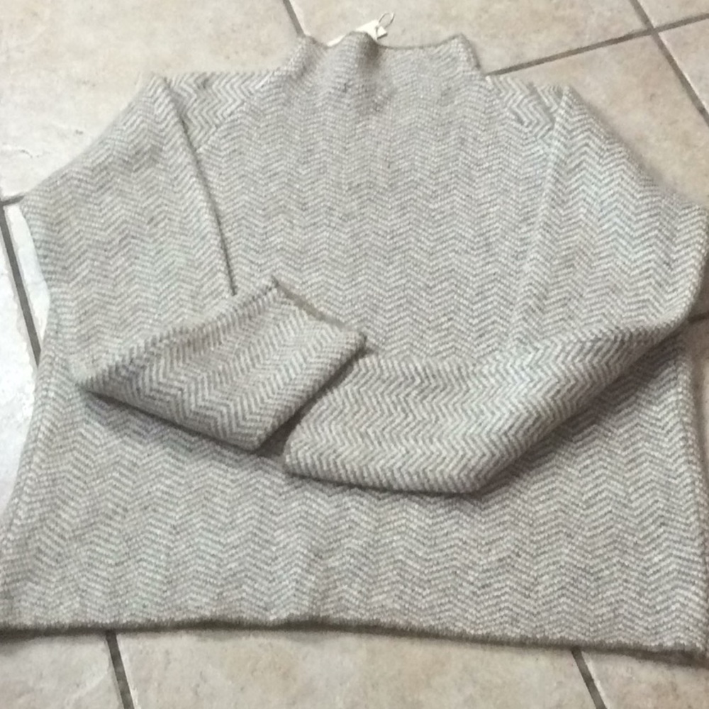 Max Studio Sweater - Picture 4 of 6